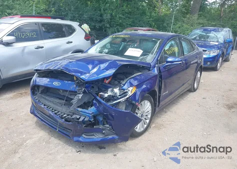 2013 Ford Fusion Hybrid Se z USA, uszkodzony, nr VIN 3FA6P0LU8DR154861